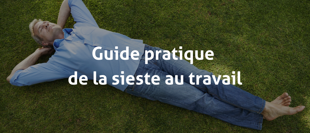 Homme faisant une sieste dans l'herbe - Label LUCIE