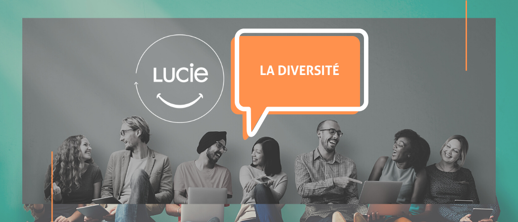 Groupe de personnes issues de la diversité par terre avec logo de l'Agence LUCIE